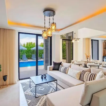 Arslan Evi Hotel *