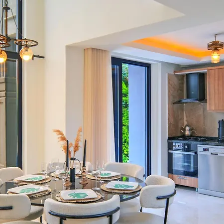 Arslan Evi Hotel *