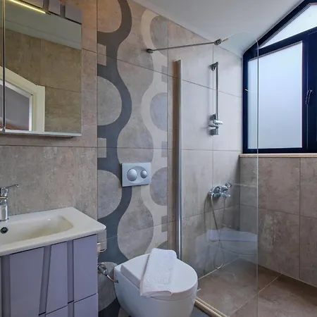 Arslan Evi Hotel *